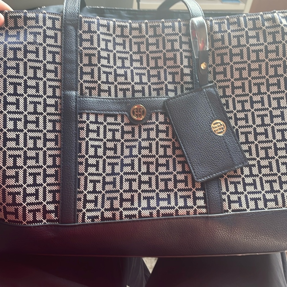 Tommy Hilifiger bag